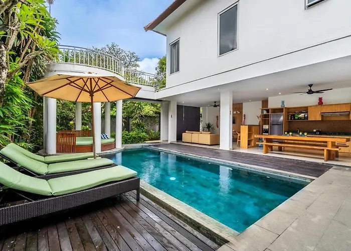 Villa Tropical Oasis Villa, Steps From
