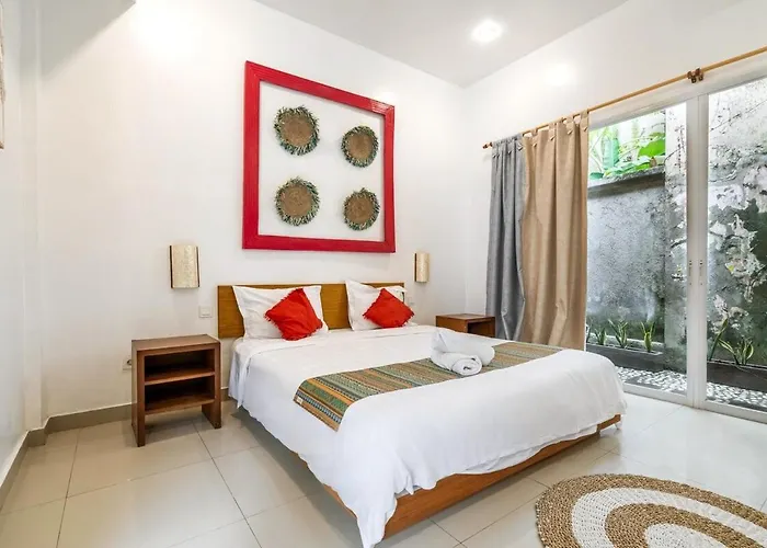 Tropical Oasis Villa, Steps From 别墅